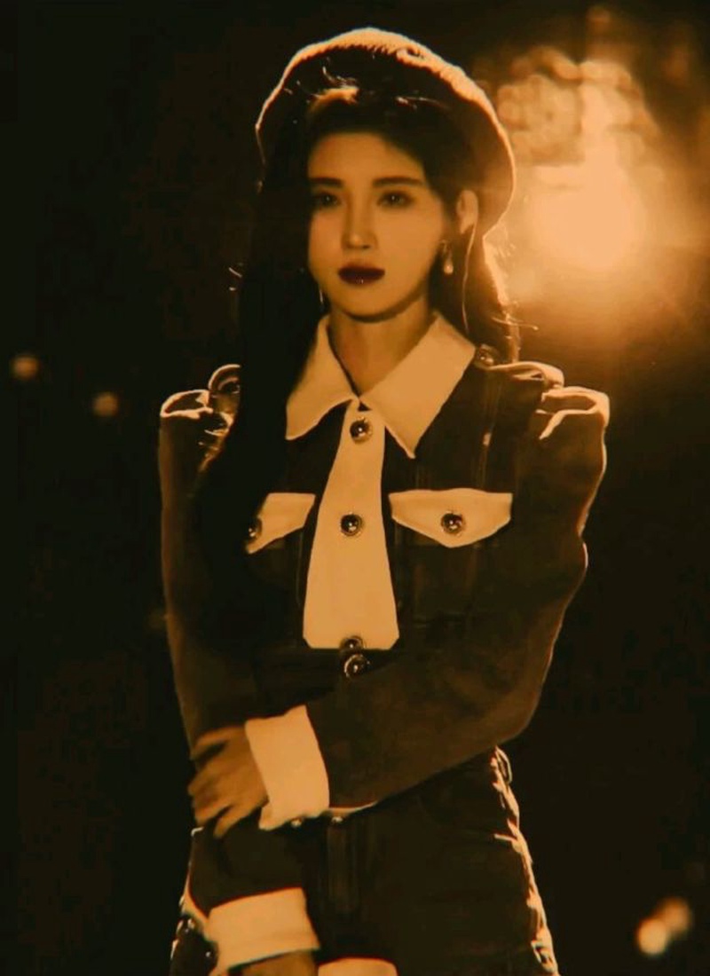 鞠婧祎